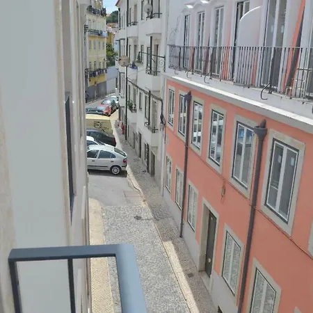 Tp Bombarda 5, Deluxe * Lisbon